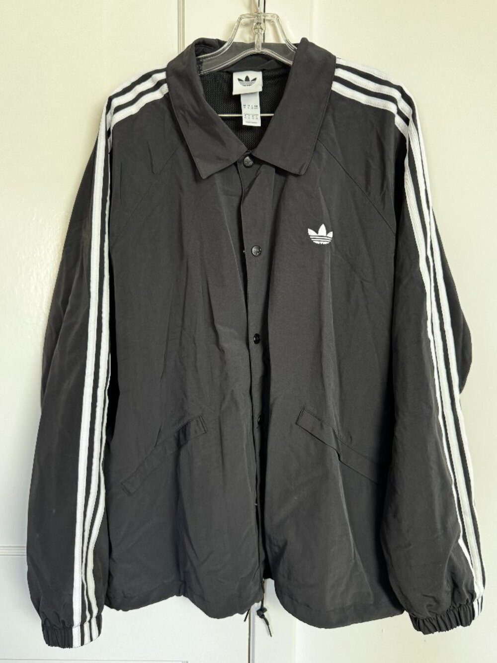 adidas Originals 3-Stripes Coach Jacket in Black, style KE3598